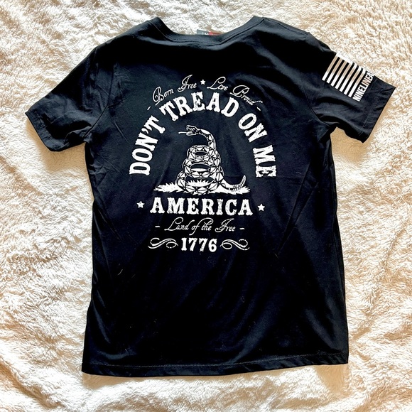 NWT! Nine Line Apparel- Don’t Tread on Me Black V-Neck Short Sleeve Tee - Picture 1 of 7
